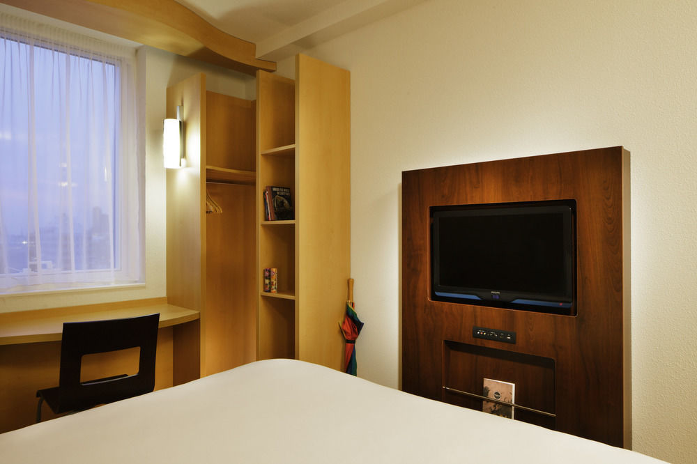 מלון ברקינג Ibis London Barking מראה חיצוני תמונה
